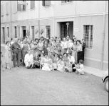 [Foto di gruppo davanti allo studio Foto Gasparini]