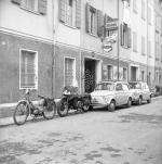 [Negozio Foto Gasparini con insegne esterne]