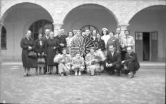 [Foto di gruppo e coppie]