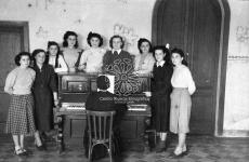 [Foto di gruppo e coppie]