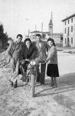 [Foto di gruppo e coppie]