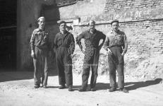 [Foto di gruppo e coppie]