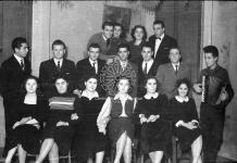 [Foto di gruppo e coppie]